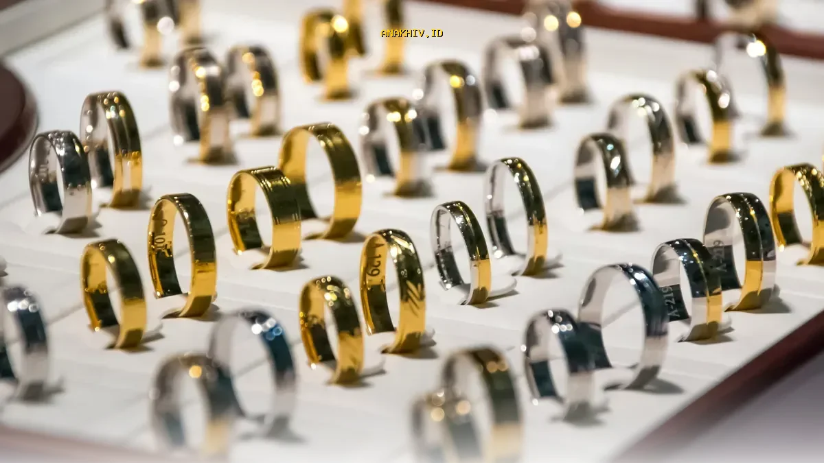 Emas 24 Karat Tembus Rp2,590 Juta per Gram Hari Ini, Begini Perkembangan Harganya di Pasar!