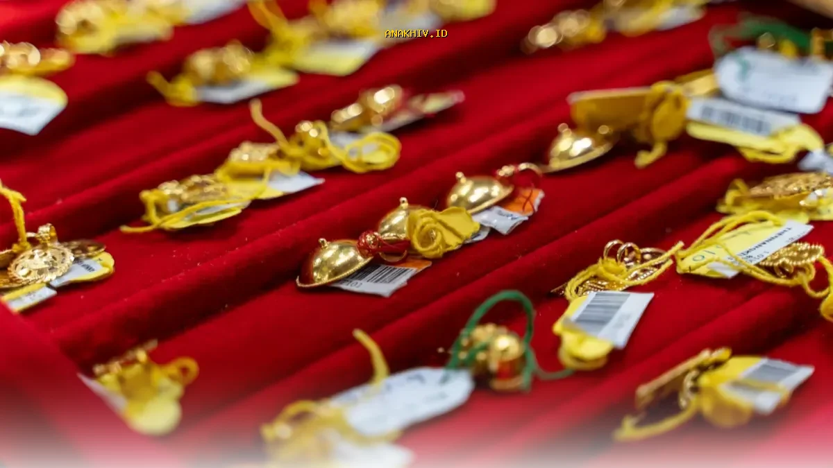 Harga Emas 24 Karat Turun Tajam Jadi Rp2.530.000 per Gram, Begini Analisisnya!