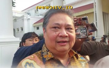 Airlangga Umumkan Kebijakan WFH Akhir Pekan Ini!