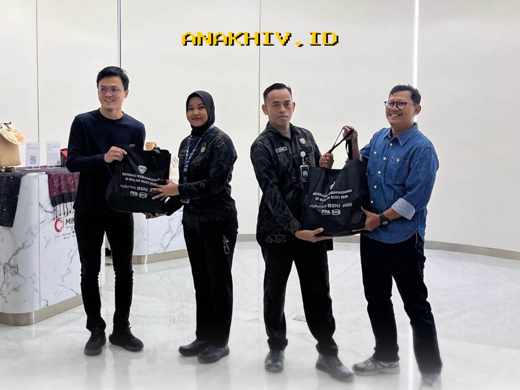 BUMN Bagikan Paket Ramadan Kepada Tenaga Kebersihan dan Petugas Keamanan!