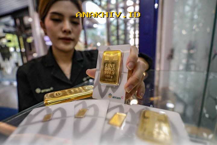 Emas Antam Melonjak Rp27 Ribu, Ini Daftar 97 Pinjol yang Kena Sanksi KPPU!
