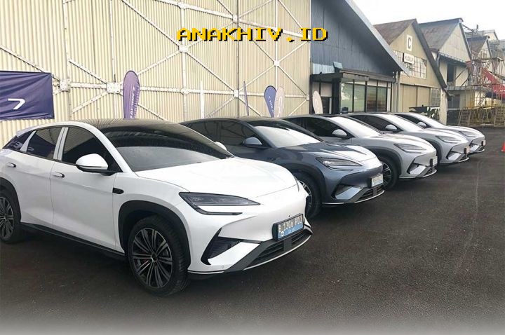 Kendaraan Listrik Solusi Ampuh Hadapi Gejolak Harga BBM!