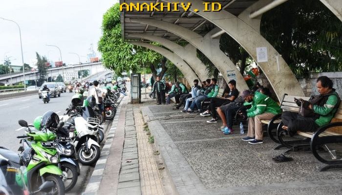 Mengapa Elektrifikasi Ojek Online Jadi Solusi Cerdas Hemat Subsidi BBM?