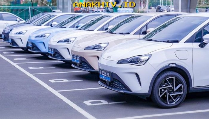 Mengapa Insentif Kendaraan Listrik Harus Segera Diperluas Saat Harga Minyak Dunia Melonjak Tajam?