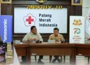 Rachmat Gobel Donasikan Rp2,4 Miliar untuk Palang Merah Indonesia!