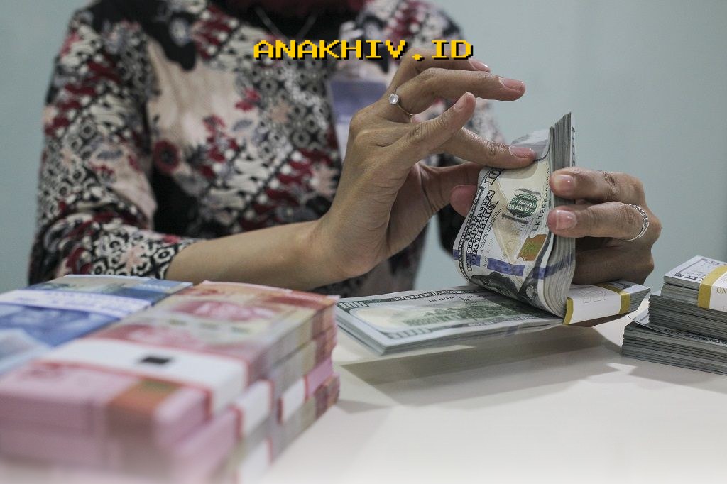 Rupiah Anjlok ke Rp17 Ribu, Dihantam Eskalasi Konflik Internasional!