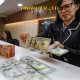 Rupiah Melemah Tipis di Awal Pekan, Sentuh Level Rp16.989!