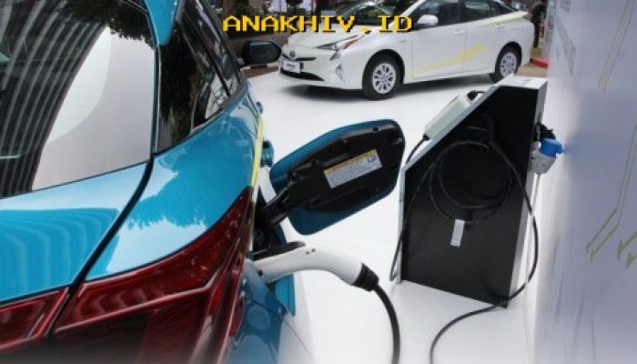 Sopir Taksi Online Hemat 65% Biaya Operasional dengan Beralih ke EV!