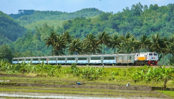 Tiket Kereta Arus Balik Terjual 101,2 Persen? Ini Dia Fakta Penjualan saat Lebaran!