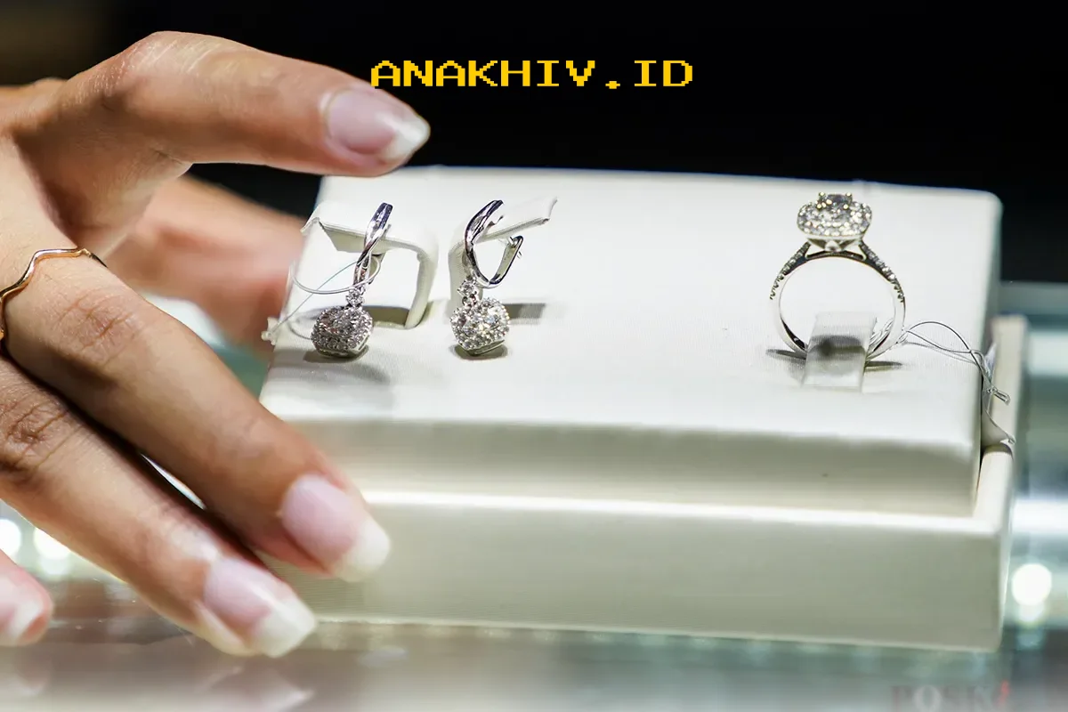 Emas Perhiasan Tembus Harga Fantastis Hari Ini, Capai Rp2.570.000 per Gram!